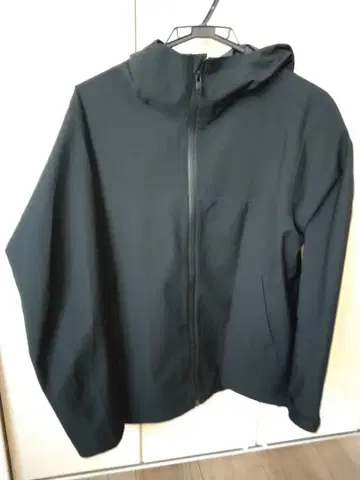 블랙 후드 부착 블록 테크 후드티