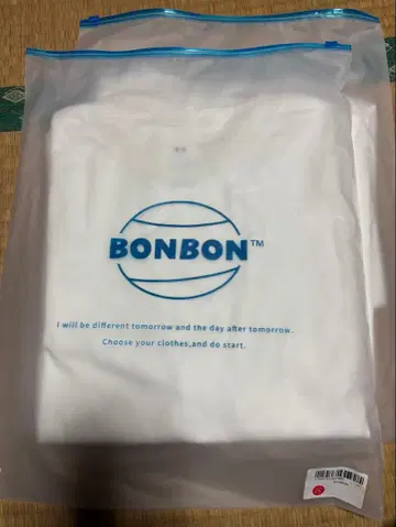 [ 새상품 ] BONBON 박스 크루넥 T셔츠 (M 사이즈) 2장