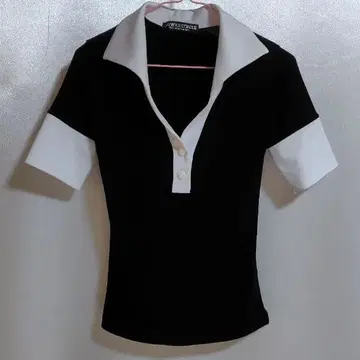 화이트 블랙 반팔 윙카라