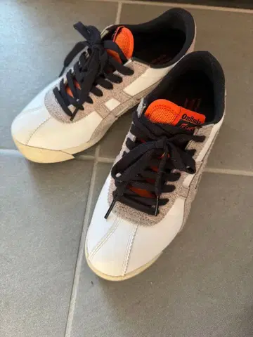 [미사용에 가까움] 오니츠카타이거 여성용 23.5cm