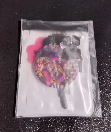 카토리 신고 개인전 WHO AM I 아크릴 키링