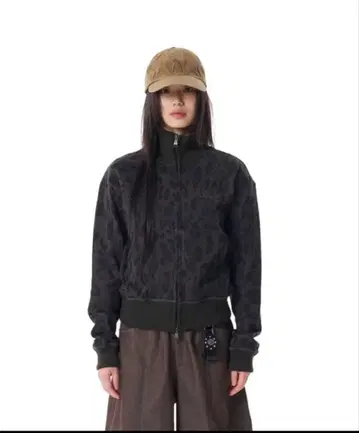 AAKAM 레오파드 로고 트랙 자켓