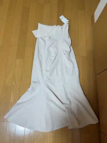 SNIDEL Sustaina 슬릿 머메이드 스커트 아이보리