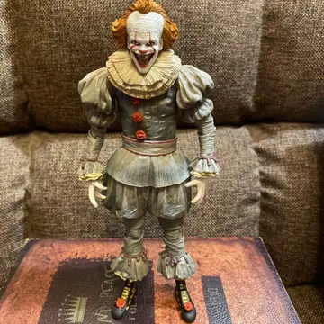 새상품급 NECA IT 페니와이즈 7인치 피규어