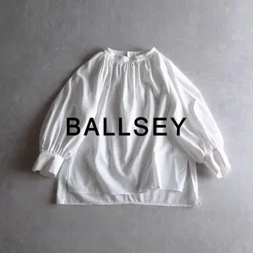 새상품급 투모로우랜드 BALLSEY 빌드넥 개더 블라우스 C338