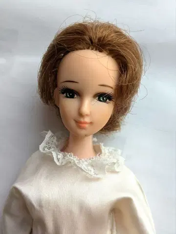 초대 리카짱 엄마, 당시의 화이트 드레스, 반짝반짝 신발