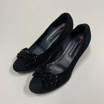 컴포지션9 비쥬 장식 블랙 웨지힐 펌프스 23.5