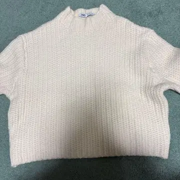 ZARA 리브 하이넥 크롭 스웨터