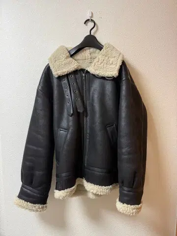 페이크 무스탕 보아 블루종 Ungrid