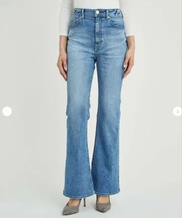 YANUK 부츠컷 데님 22