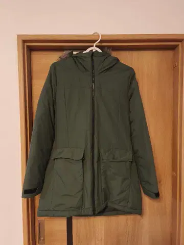 adidas 후드 부착 다운 자켓 올리브 그린