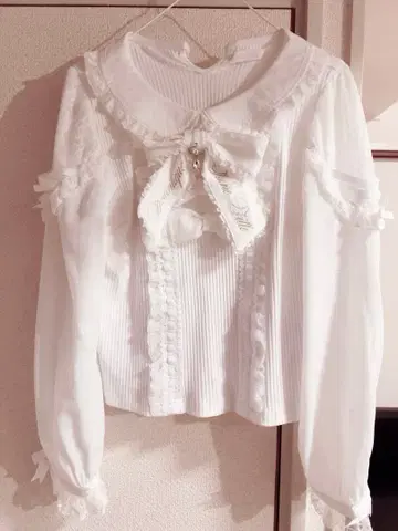 LIZLISA 티아라 리본 리브 컷 블라우스 화이트