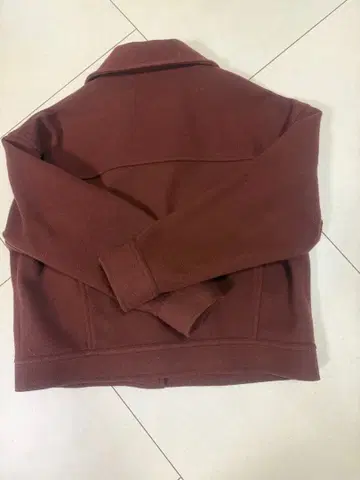 브라운 카라 부착 자켓