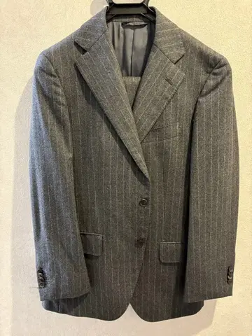 새상품급 유니버설 랭귀지 수트 다크 그레이 스트라이프 CANONICO