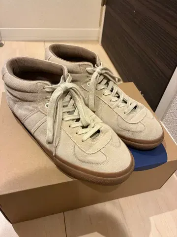 리프로덕션 오브 파운드 스케이트보딩 저먼 트레이너