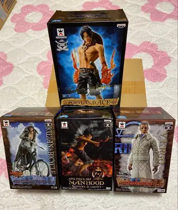 [미개봉 새상품] 원피스 피규어 4체 세트