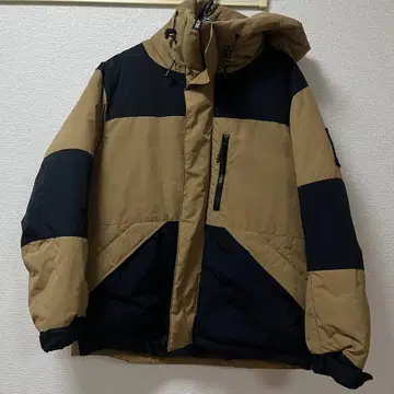 CAMP7 캠핑세븐 육중한 다운 자켓 로고 마운틴 아웃도어