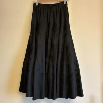 택 포함 새상품 디니테코리에 3단 플리츠 스커트 블랙