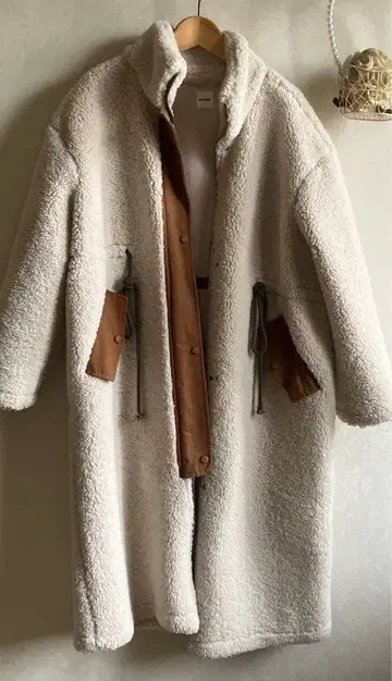 보아 롱 코트 화이트