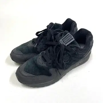 KARHU 레거시 블랙 가죽 스니커즈