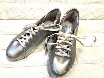 [ 미사용 새상품 택 포함 ] 리복 실버 스니커즈 22.5cm