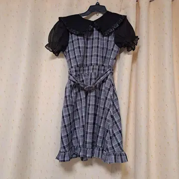 체크 무늬 반팔 미니 원피스