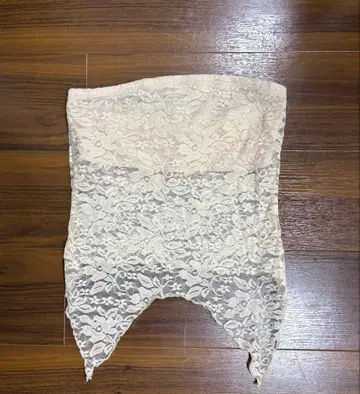 Urban Renewal 아이보리 레이스 베어탑