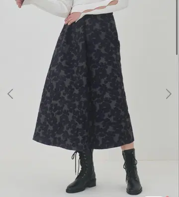 LE CIEL BLEU 르쉘블루 자카드 플레어 스커트 네이비