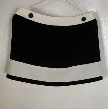 미니 스커트 블랙 화이트