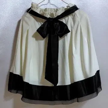 미니 스커트 턱 스커트 화이트 블랙 블랙 리본 포함