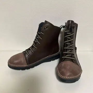 새상품급 제이.에스.하트 라벨 사이드 지퍼 22.5cm