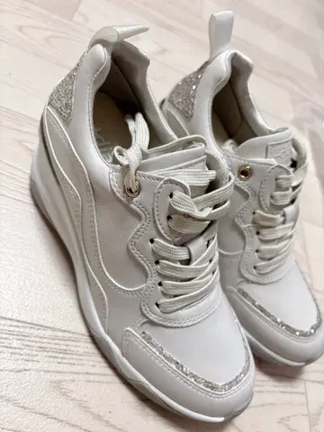 diana 글리터 웨지 스니커즈