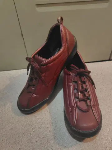 팬지 빨간색 스니커즈