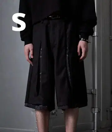 [ GRANCY ] 레이어드 디자인 하프 슬랙스 블랙 S 사이즈