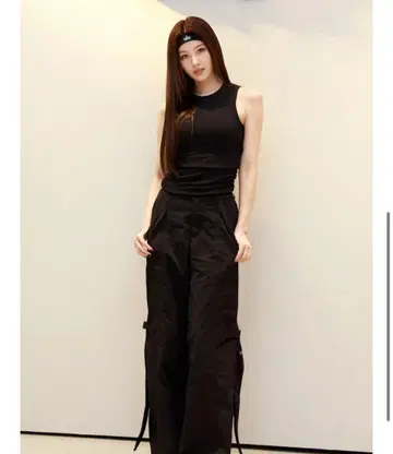 alo 사나 착용 루즈 와이드 레그 팬츠