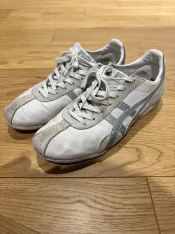 오니츠카타이거 화이트 그레이 스니커즈 25.5cm