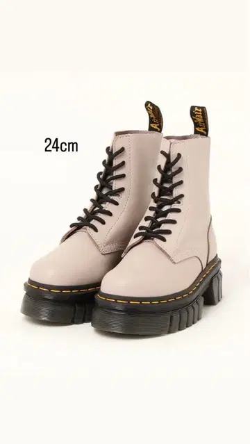닥터 마틴 통굽 레이스업 부츠 24cm