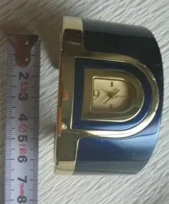 DKNY 드레스 워치 뱅글 시계 새상품!!! 이지만, 안타깝게 -