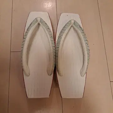 활 모양 일본 나막신 이단