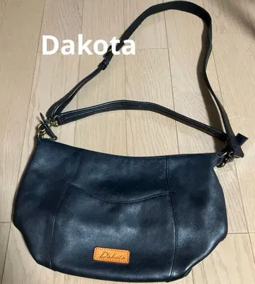 Dakota 블랙 가죽 숄더백