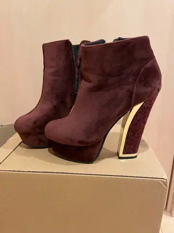 와인 레드 스웨이드 하이힐 부츠