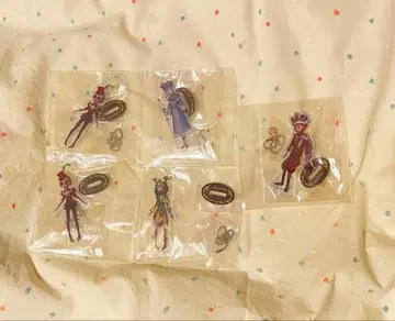 제5인격 IdentityV 뮤지엄 UR 휘장 의상 아크릴 스탠드