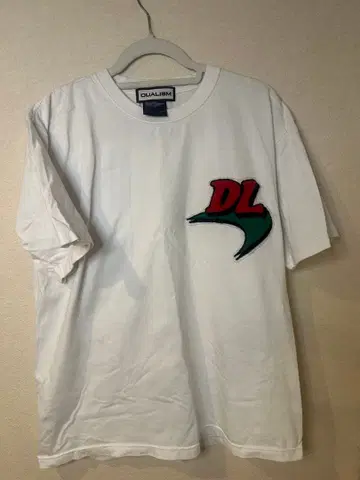 Dualism 자수 로고 T셔츠 화이트