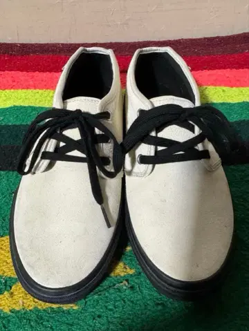 새상품급 VANS 반스 처카 미들 스웨이드 화이트 26.5cm