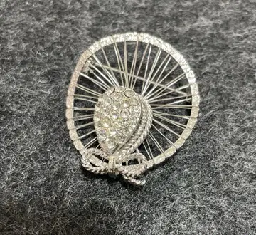 브로치 모자 반짝반짝