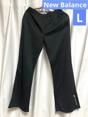 New Balance 플레어 팬츠 블랙