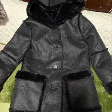 ZARA 무스탕 리버서블 코트 무스탕과 보아의 리버서블