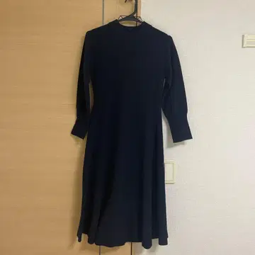 네이비 긴팔 리브 니트 원피스