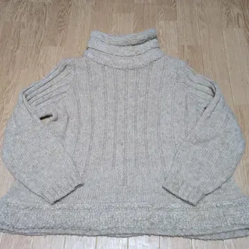 히로코코시노BIS 터틀넥 니트 밀크티 베이지