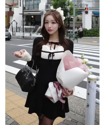 Darich 다리치 리본 퍼 플레어 니트 미니 원피스